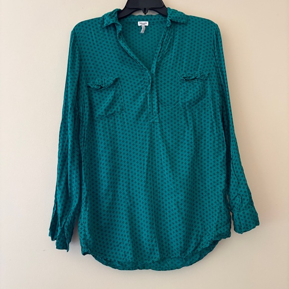 Splendid Green Geometric Print Button Front Blouse Long Sleeve Women’s XS - Picture 1 of 4
